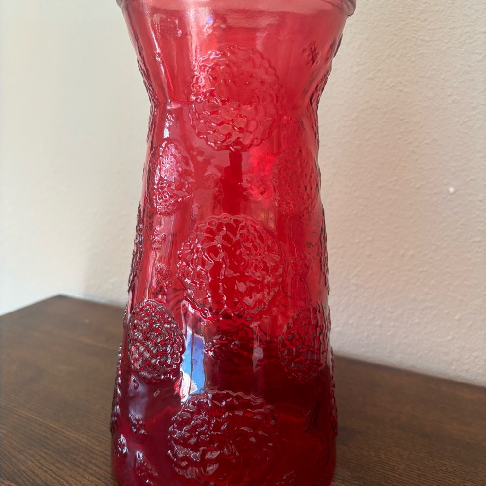 AEG Luxe Elegant Red Glass Vase